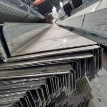 鍍鋅z型鋼異形沖孔z型鋼結(jié)構檁條Z型鋼廠z型鋼
